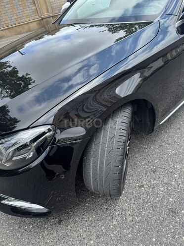 Mercedes E 220 d-6