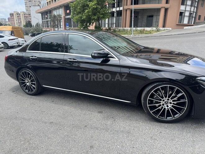 Mercedes E 220 d-2