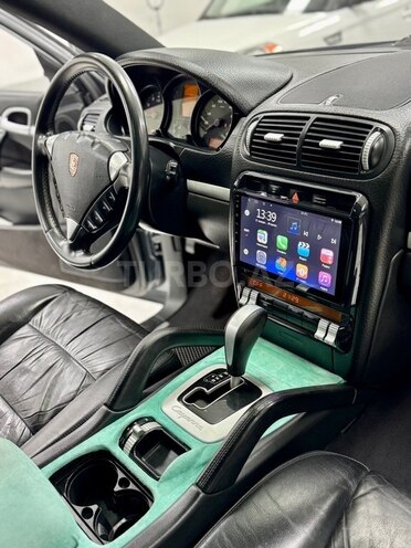 Porsche Cayenne-23