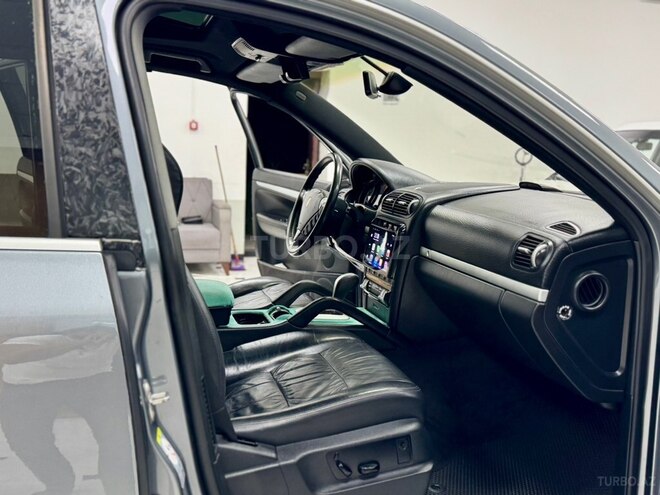 Porsche Cayenne-17