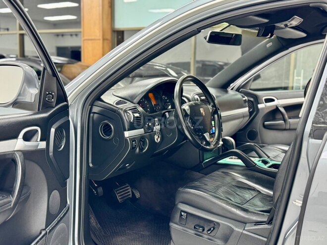 Porsche Cayenne-16