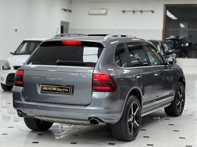 Porsche Cayenne-9