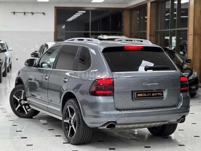 Porsche Cayenne-8