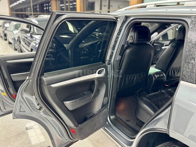 Porsche Cayenne-27