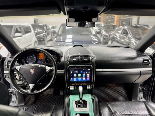 Porsche Cayenne-24