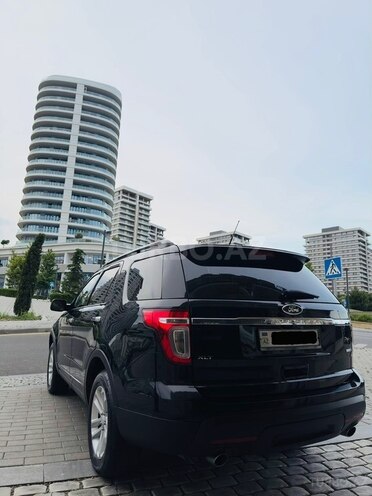 Ford Explorer-10
