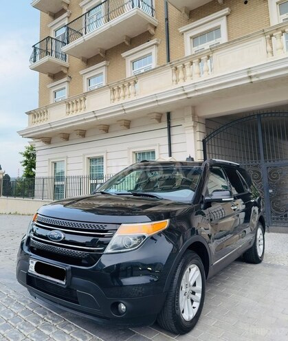 Ford Explorer-5