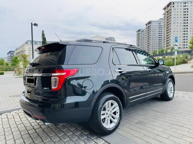 Ford Explorer-8