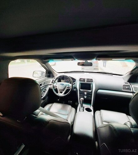 Ford Explorer-14