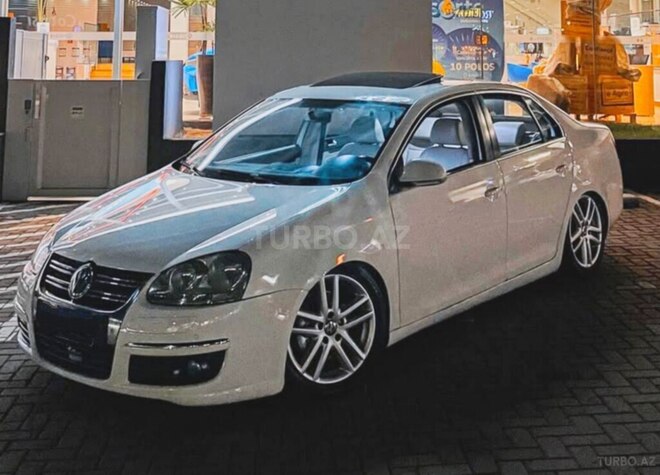 Volkswagen Jetta-1