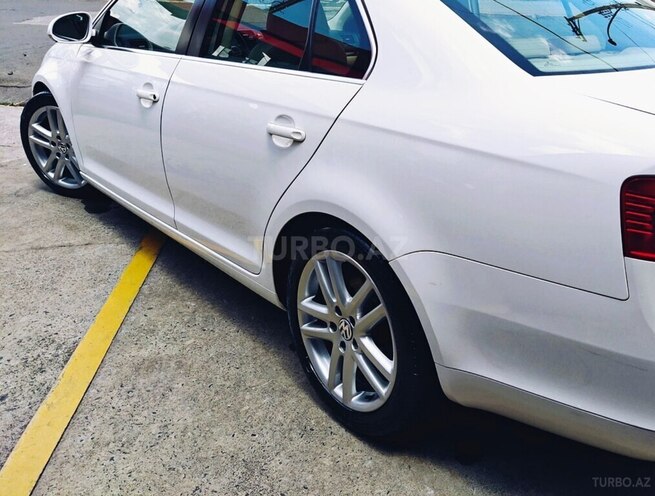 Volkswagen Jetta-6