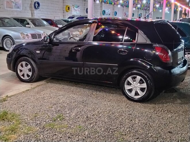 Kia Rio-5