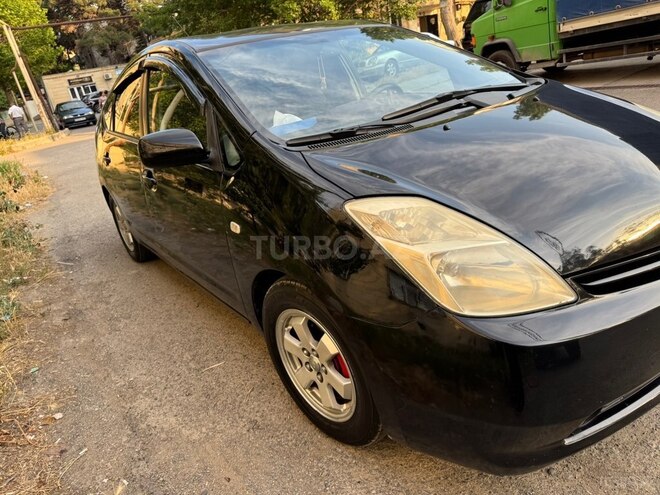 Toyota Prius-5