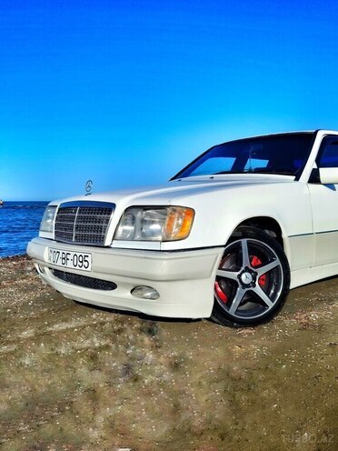 Mercedes E 200-3