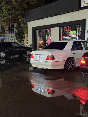 Mercedes E 200-6