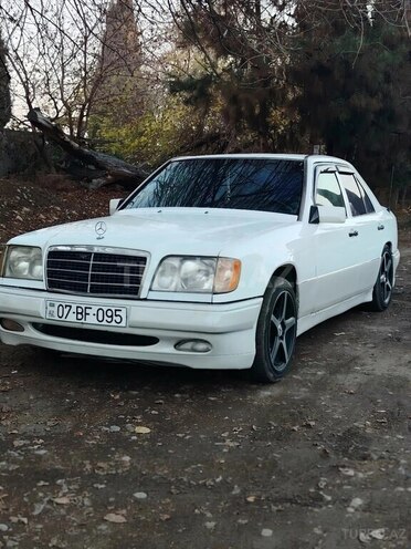 Mercedes E 200-4