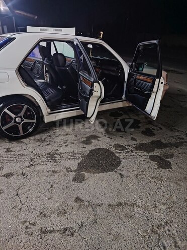 Mercedes E 200-7