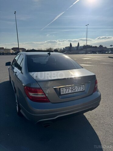 Mercedes C 250-9