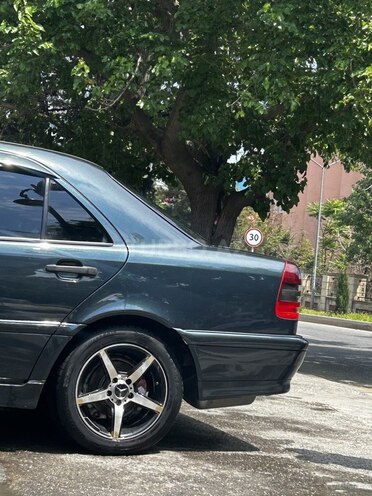 Mercedes C 200-4