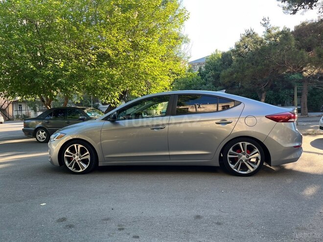 Hyundai Elantra-6