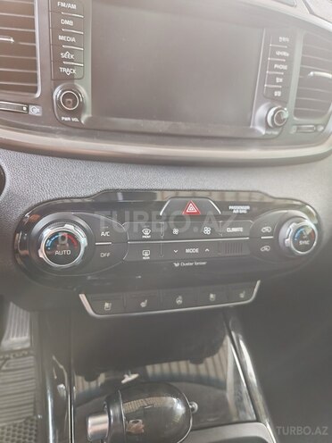 Kia Sorento-18