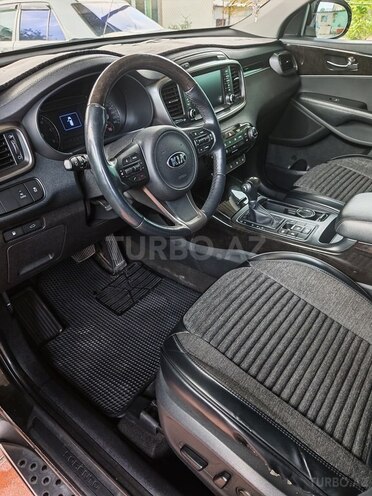 Kia Sorento-11