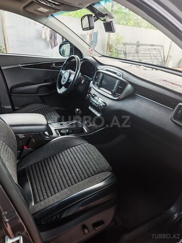 Kia Sorento-9