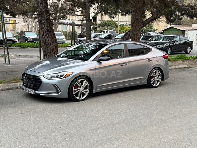 Hyundai Elantra-1