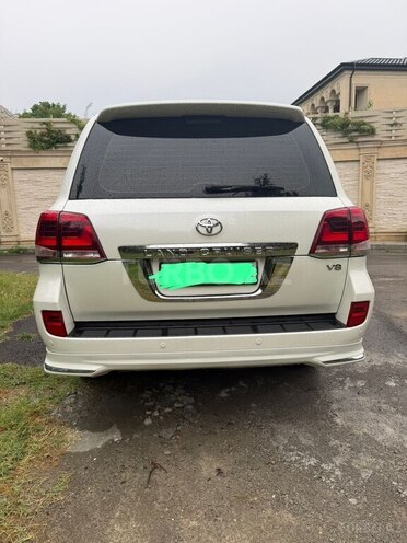 Toyota Land Cruiser-2