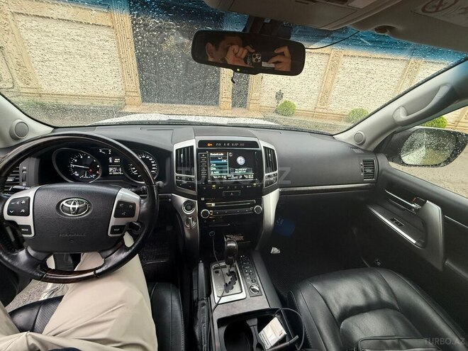 Toyota Land Cruiser-3