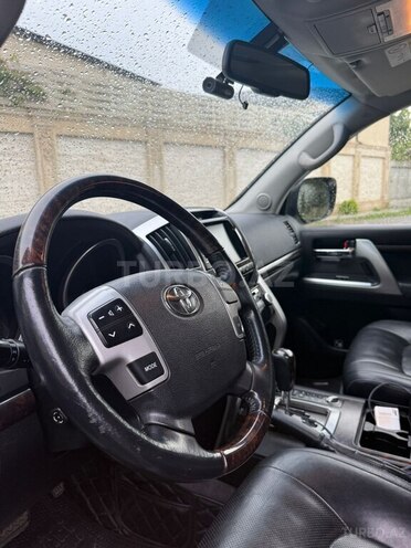 Toyota Land Cruiser-4