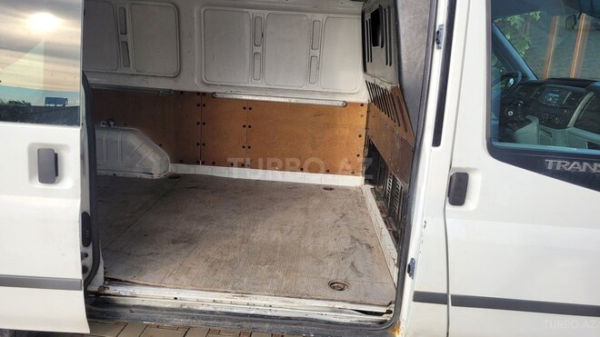 Ford Transit-6