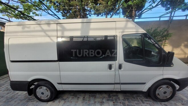 Ford Transit-3