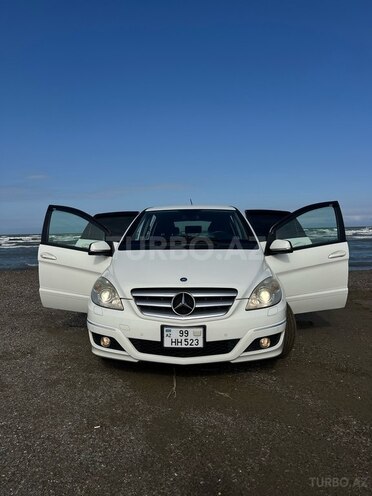 Mercedes B 180-1