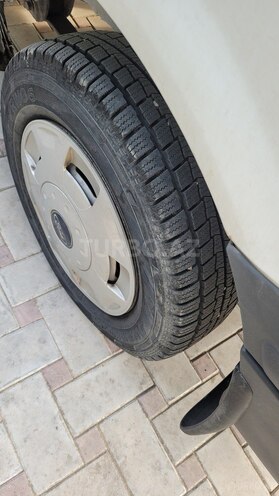Ford Transit-13