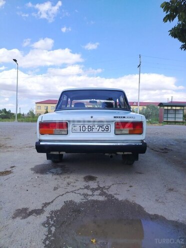 LADA (VAZ) 2107-2
