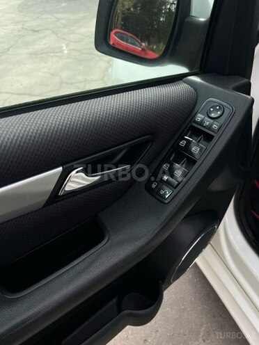 Mercedes B 180-8