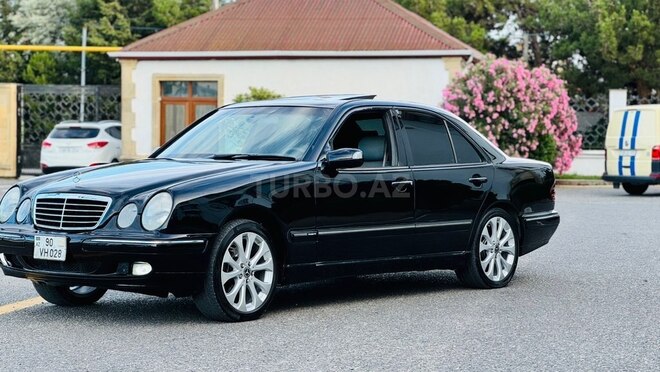 Mercedes E 320-5