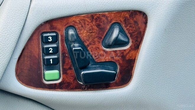 Mercedes E 320-8