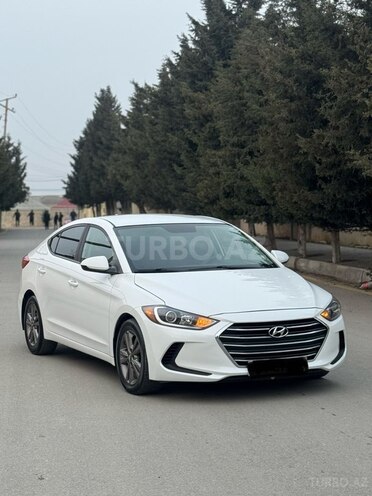 Hyundai Elantra-1