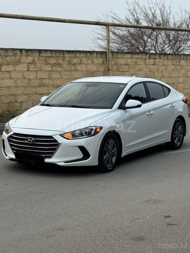 Hyundai Elantra-3