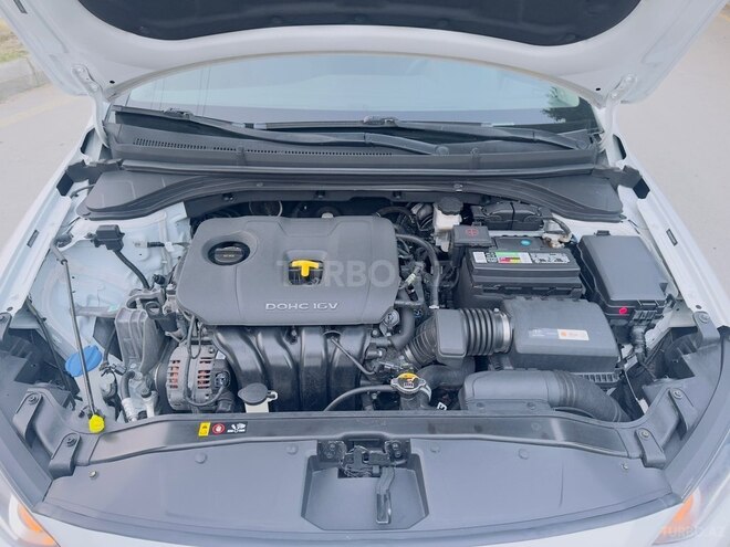 Hyundai Elantra-10