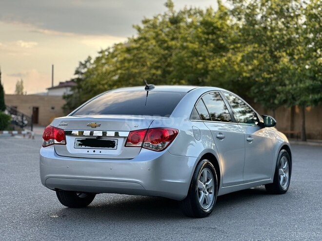 Chevrolet Cruze-10