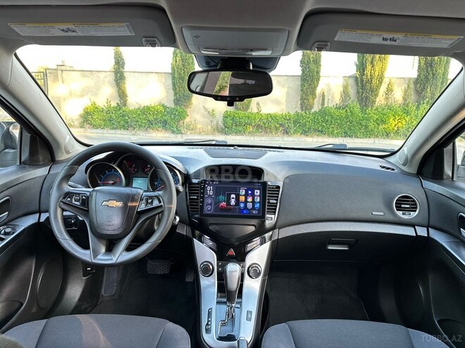 Chevrolet Cruze-12