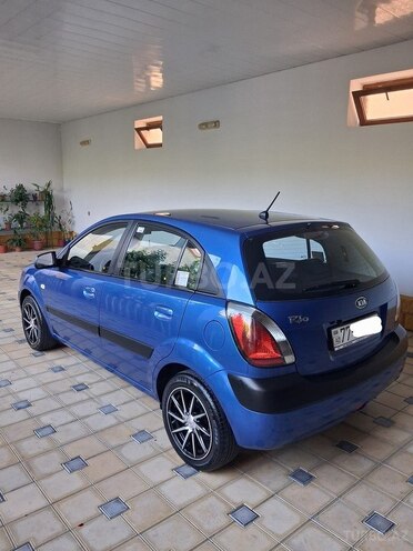 Kia Rio-5