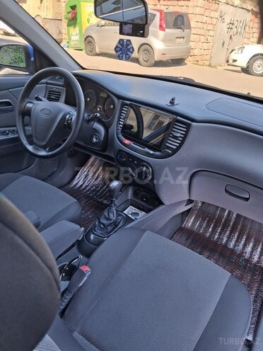 Kia Rio-7