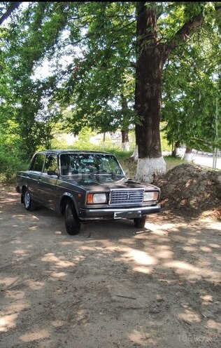 LADA (VAZ) 2107-1