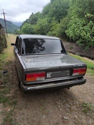 LADA (VAZ) 2107-2