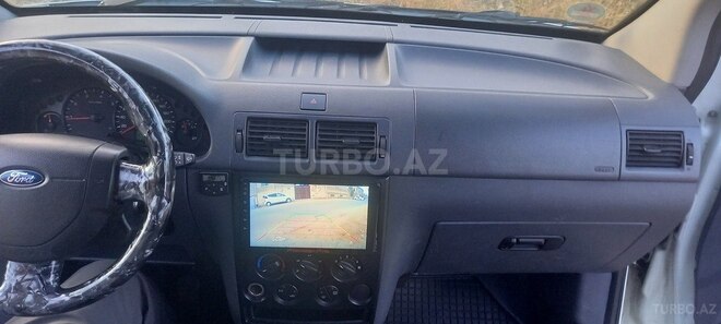 Ford Transit Connect-9