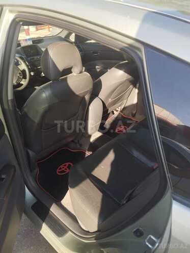 Toyota Prius-6